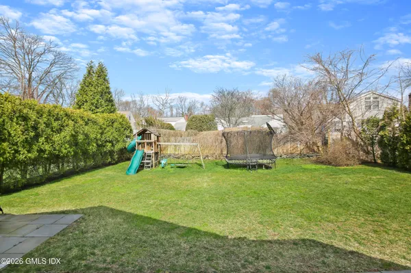 $3,095,000 | 27 MacArthur Drive, Old Greenwich, CT 06870
