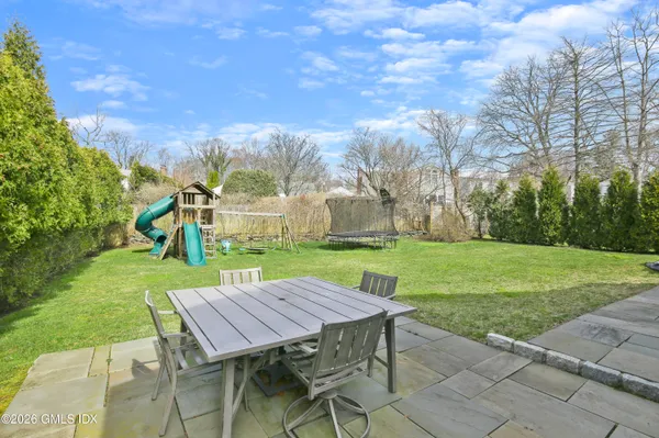 $3,095,000 | 27 MacArthur Drive, Old Greenwich, CT 06870