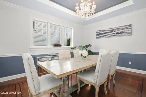 $3,095,000 | 27 MacArthur Drive, Old Greenwich, CT 06870