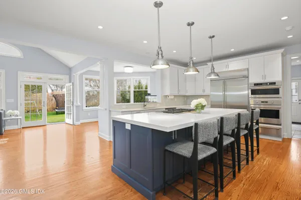 $3,095,000 | 27 MacArthur Drive, Old Greenwich, CT 06870