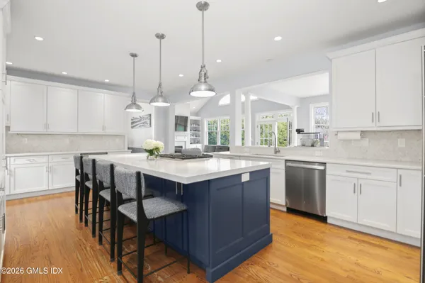 $3,095,000 | 27 MacArthur Drive, Old Greenwich, CT 06870