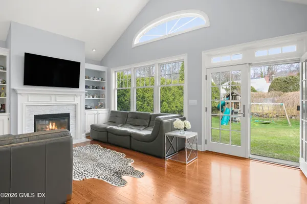 $3,095,000 | 27 MacArthur Drive, Old Greenwich, CT 06870