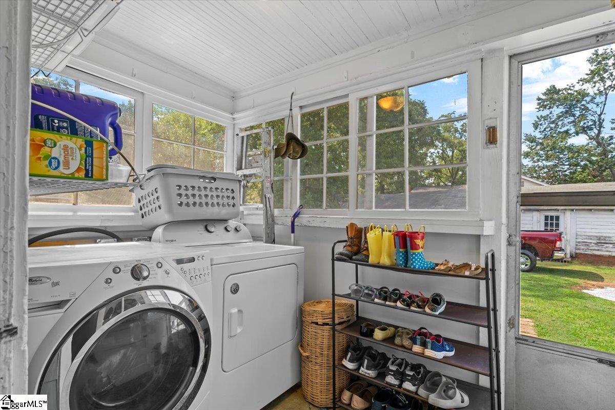 119 Perry Road Greenville, SC 29609 - Photo 7 of 28 Gallery Image 7