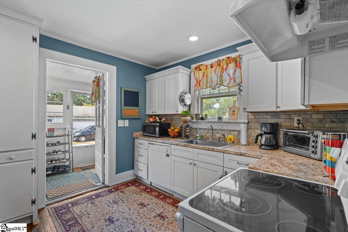 119 Perry Road Greenville, SC 29609 - Photo 8 of 28 Gallery Image 8