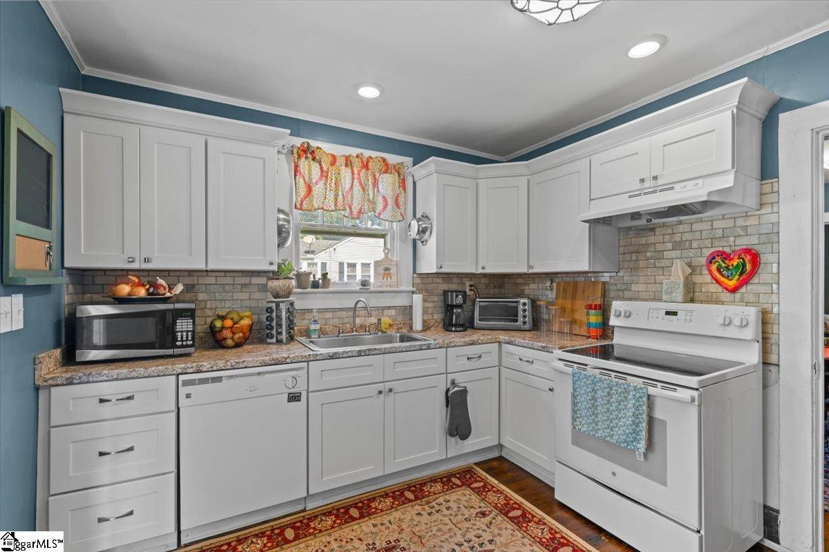 119 Perry Road Greenville, SC 29609 - Photo 9 of 28 Gallery Image 9