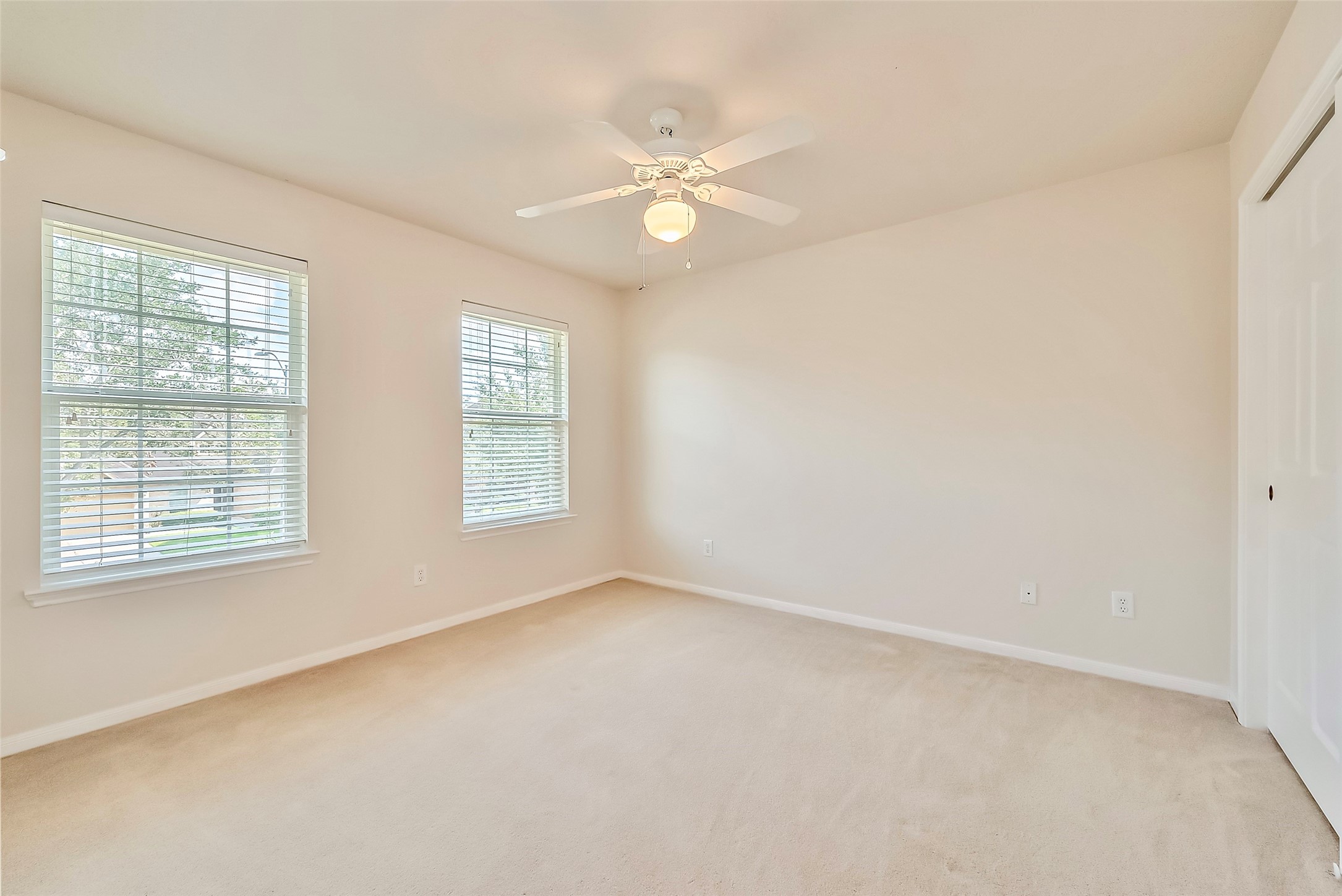 5506 Flower Grove Court Rosharon, TX 77583 - Photo 22 of 30 Third Bedroom