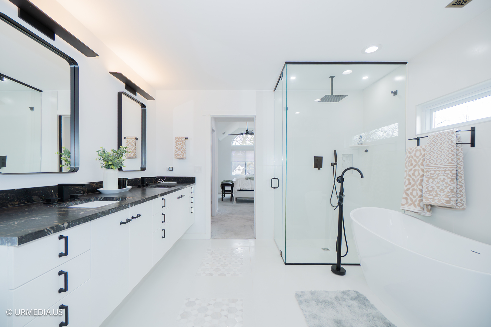 7100 North Sioux Avenue Chicago, IL 60646 - Photo 22 of 49 a bathroom with a granite countertop sink a mirror and a bathtub