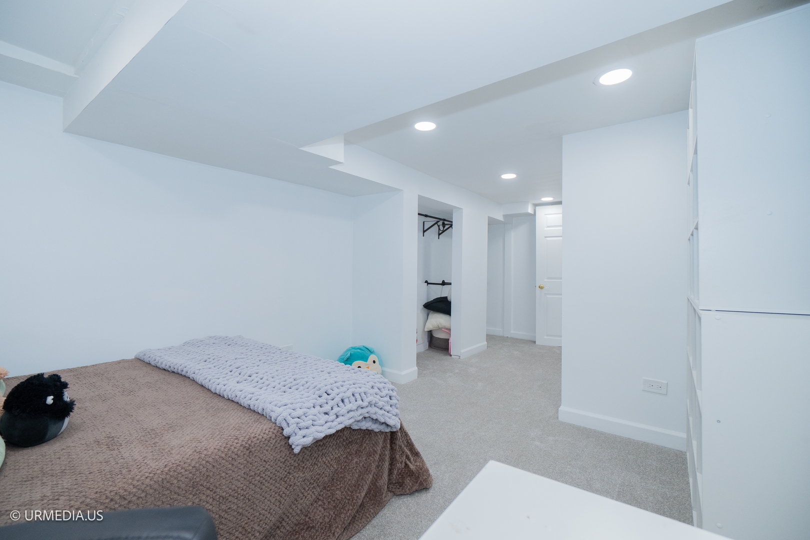 7100 North Sioux Avenue Chicago, IL 60646 - Photo 42 of 49 a bedroom with a bed and a cabinets