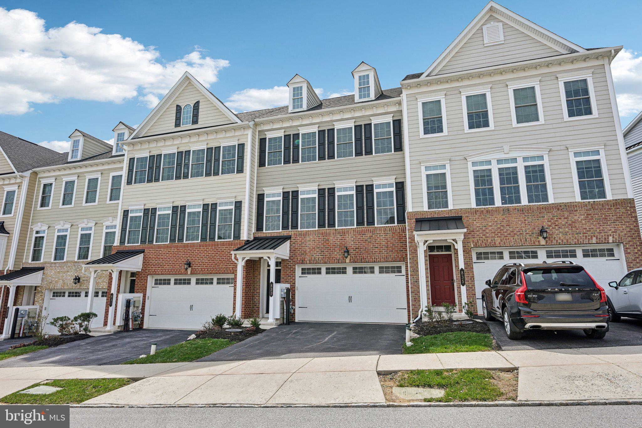 833 Stonecliffe Road Malvern, PA 19355 - Photo 2 of 38