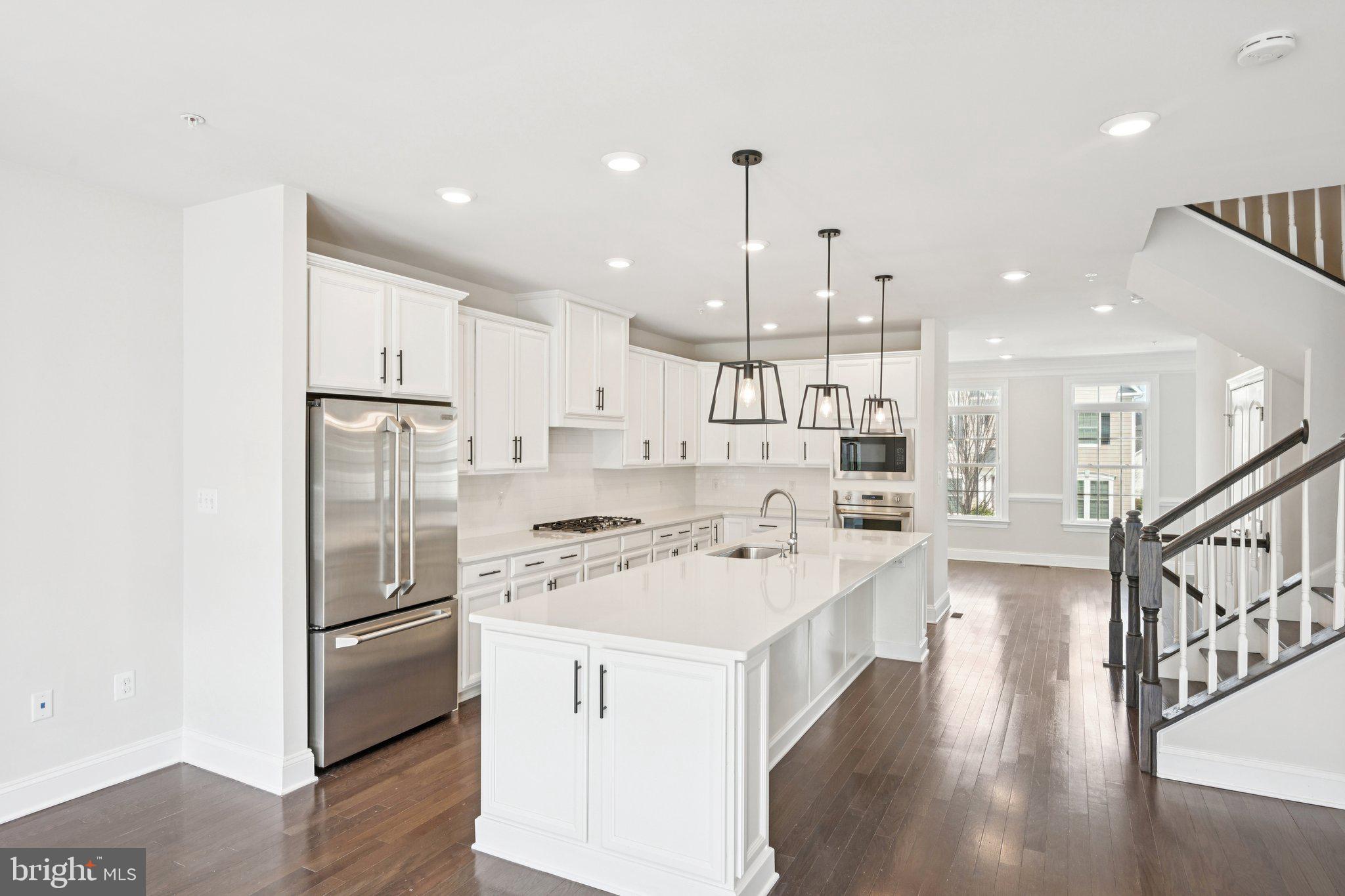 833 Stonecliffe Road Malvern, PA 19355 - Photo 4 of 38