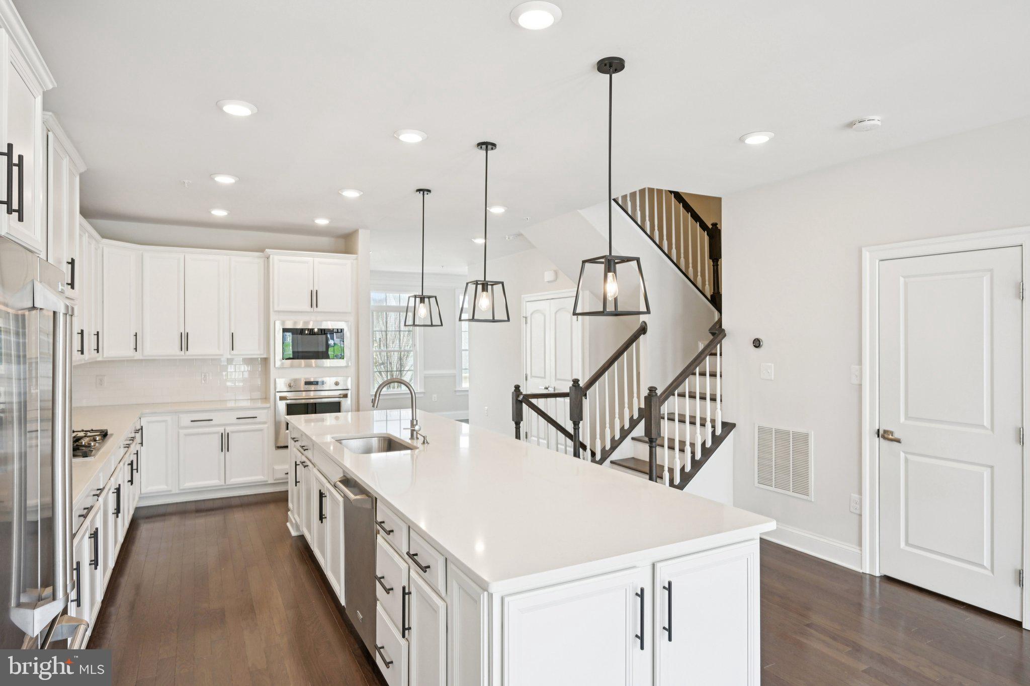 833 Stonecliffe Road Malvern, PA 19355 - Photo 5 of 38