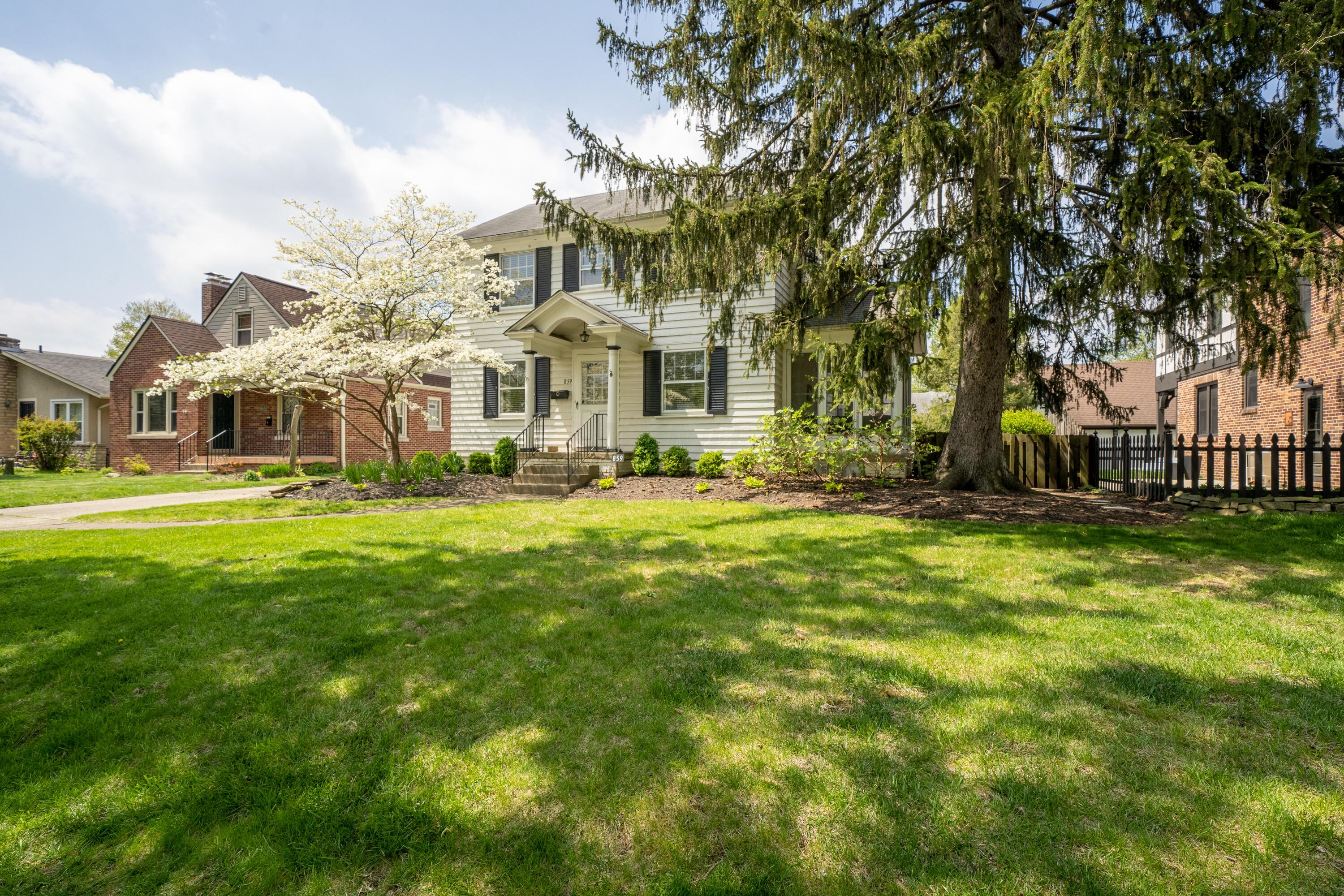 859 South Remington Road Bexley, OH 43209 - Photo 5 of 64 DSC05678-HDR