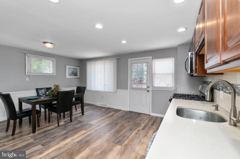 5460 Whitwood Road Baltimore, MD 21206 - Photo 16 of 37 Lots of Room for Your Dining Table