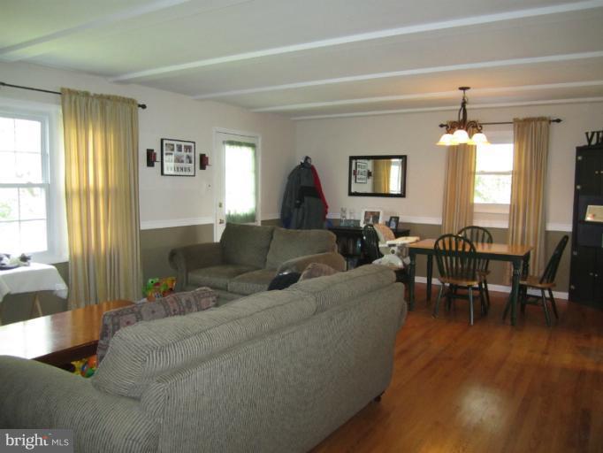 102 Milestone Road Elkton, MD 21921 - Photo 1 of 31 Living Room