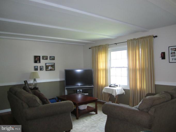 102 Milestone Road Elkton, MD 21921 - Photo 11 of 31 Living Room