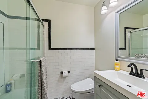 $409,000 | 950 North Kings Road, Unit 106, West Hollywood, CA 90069