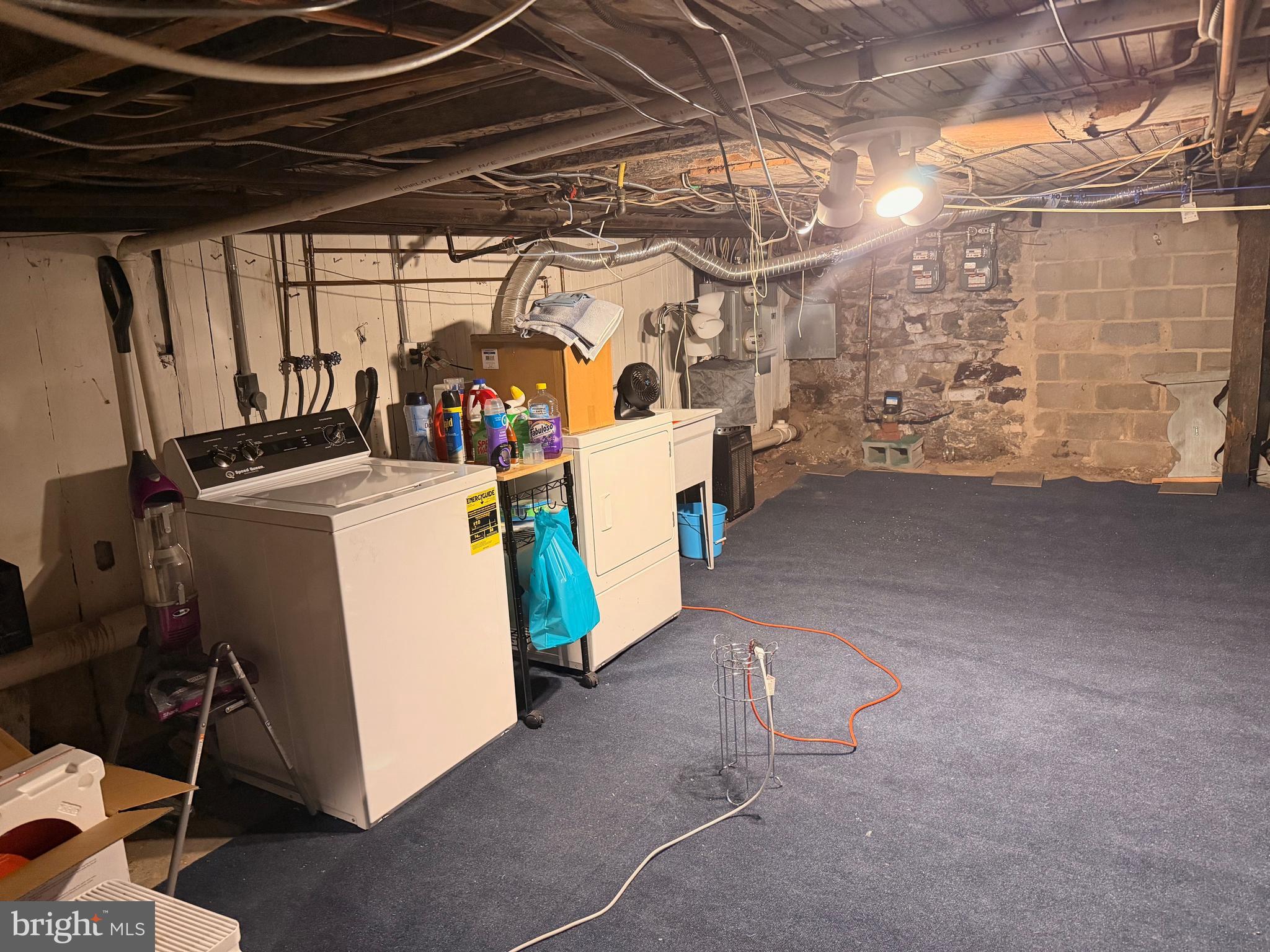 511 South 17th Street, Unit 1 Philadelphia, PA 19146 - Photo 11 of 15 a utility room with dryer and washer