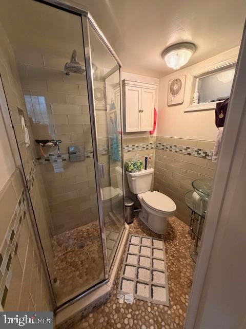 511 South 17th Street, Unit 1 Philadelphia, PA 19146 - Photo 10 of 15 a bathroom with a toilet and a shower