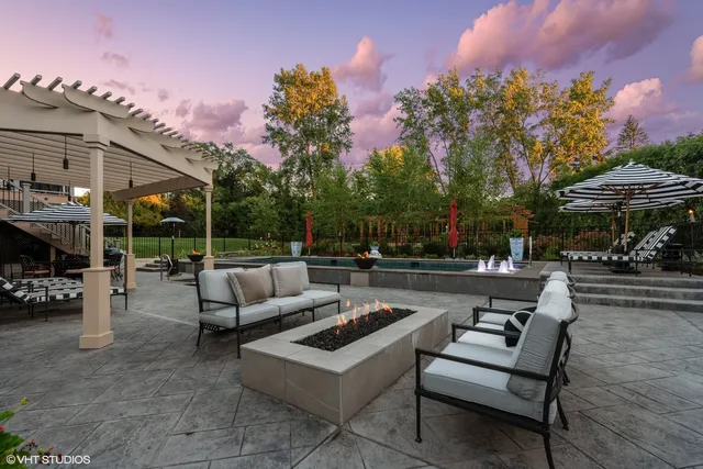 $2,195,000 | 675 Old Barrington Road, North Barrington, IL 60010