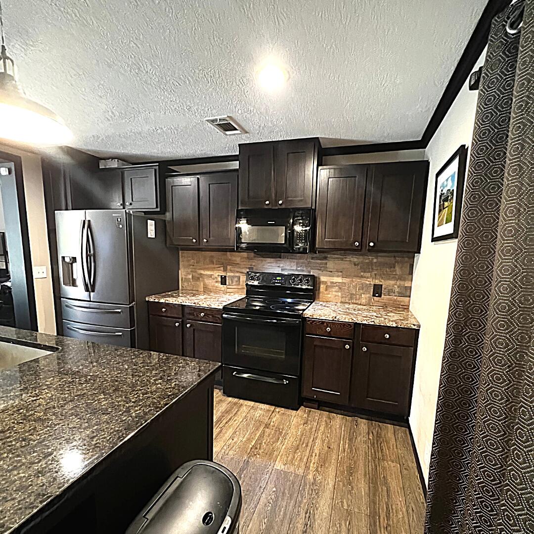 3126 Wells Beach Road Navarre, FL 32566 - Photo 2 of 30 Kitchen