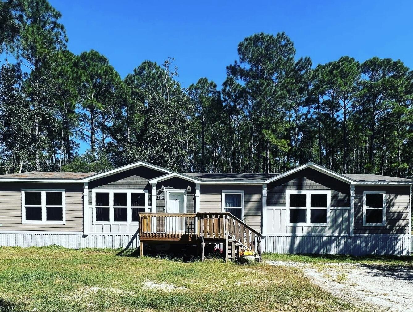 3126 Wells Beach Road Navarre, FL 32566 - Photo 23 of 30 Front of House