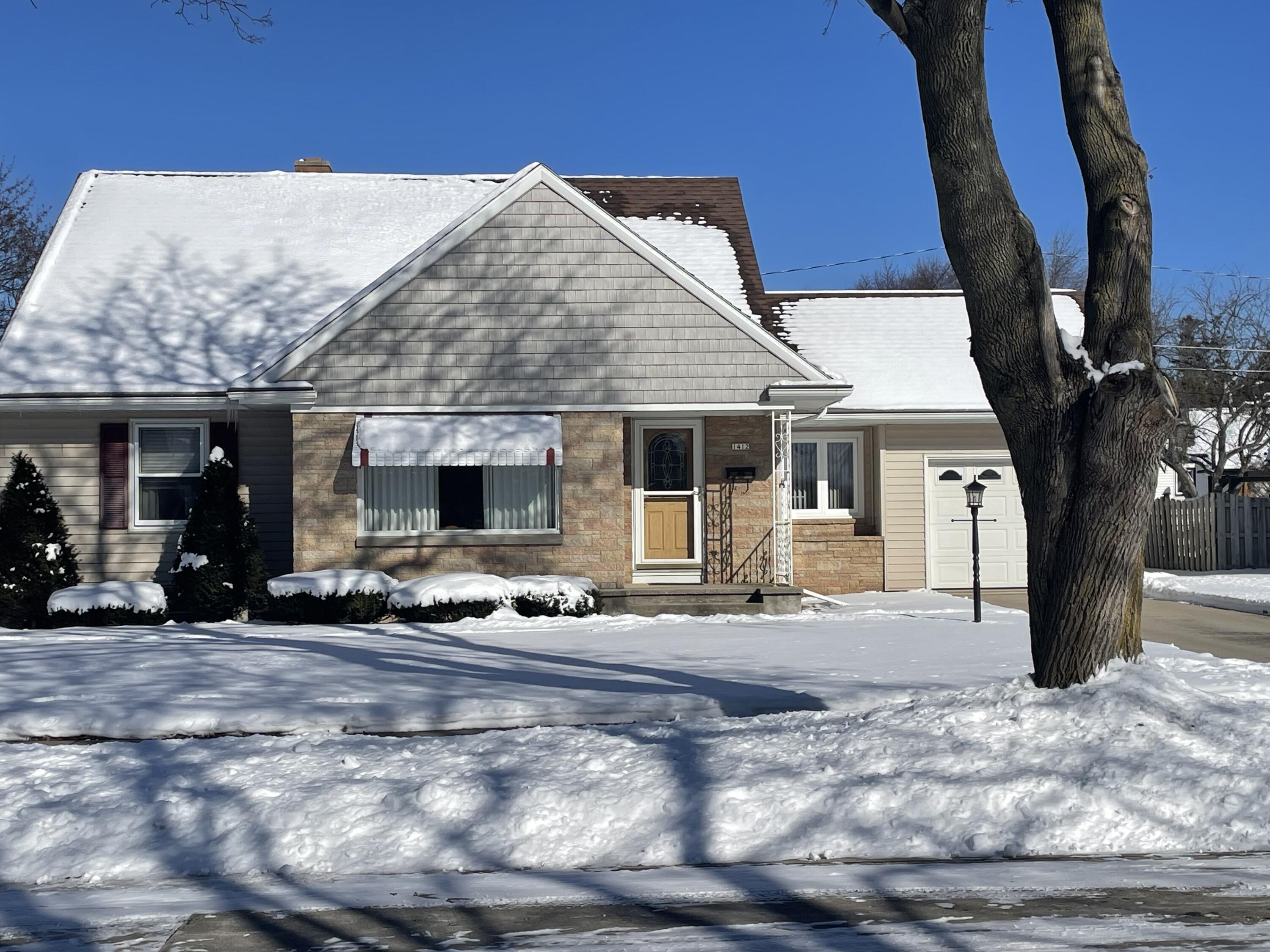 1412 Cherry Road Manitowoc, WI 54220 - Photo 1 of 1 IMG_5588