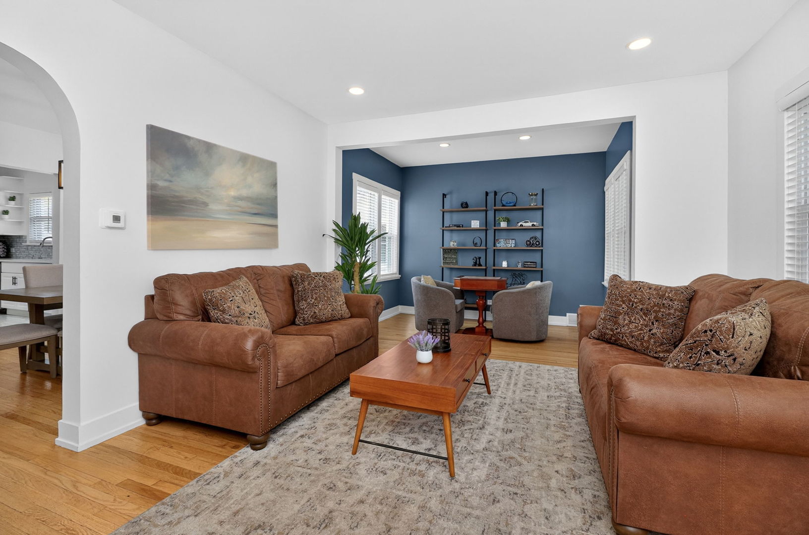 1123 Santa Rosa Avenue Wheaton, IL 60187 - Photo 4 of 28 Gallery Image 4