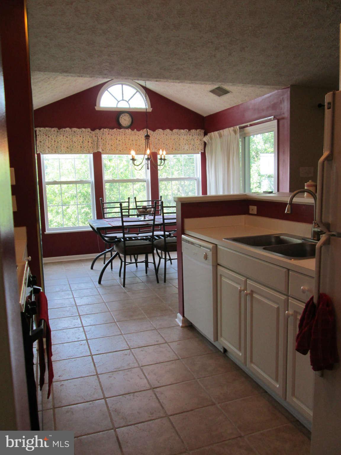 8263 Poplar Mill Road, Unit 8263 Baltimore, MD 21236 - Photo 12 of 20 Kitchen