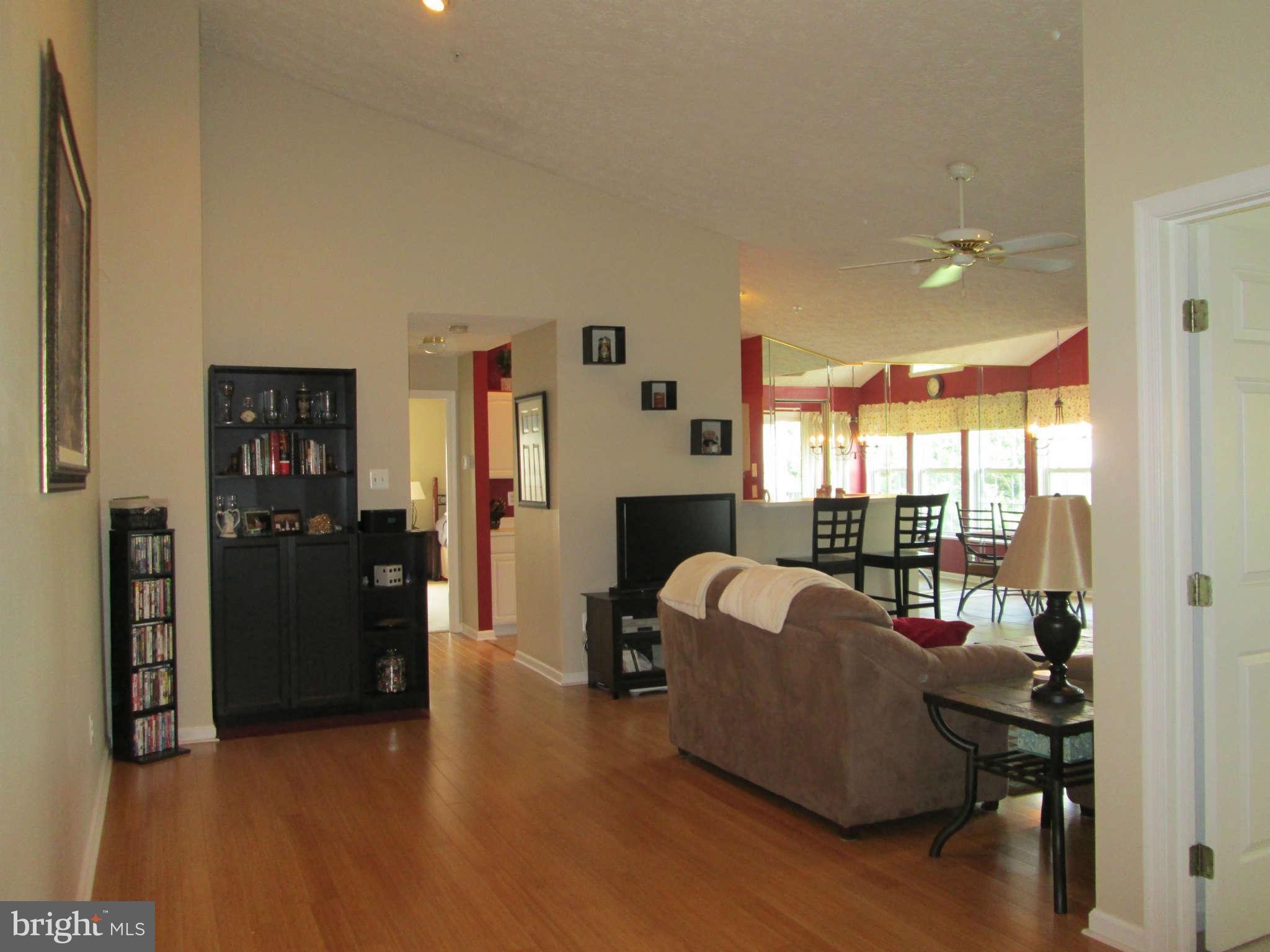 8263 Poplar Mill Road, Unit 8263 Baltimore, MD 21236 - Photo 5 of 20 Living Room