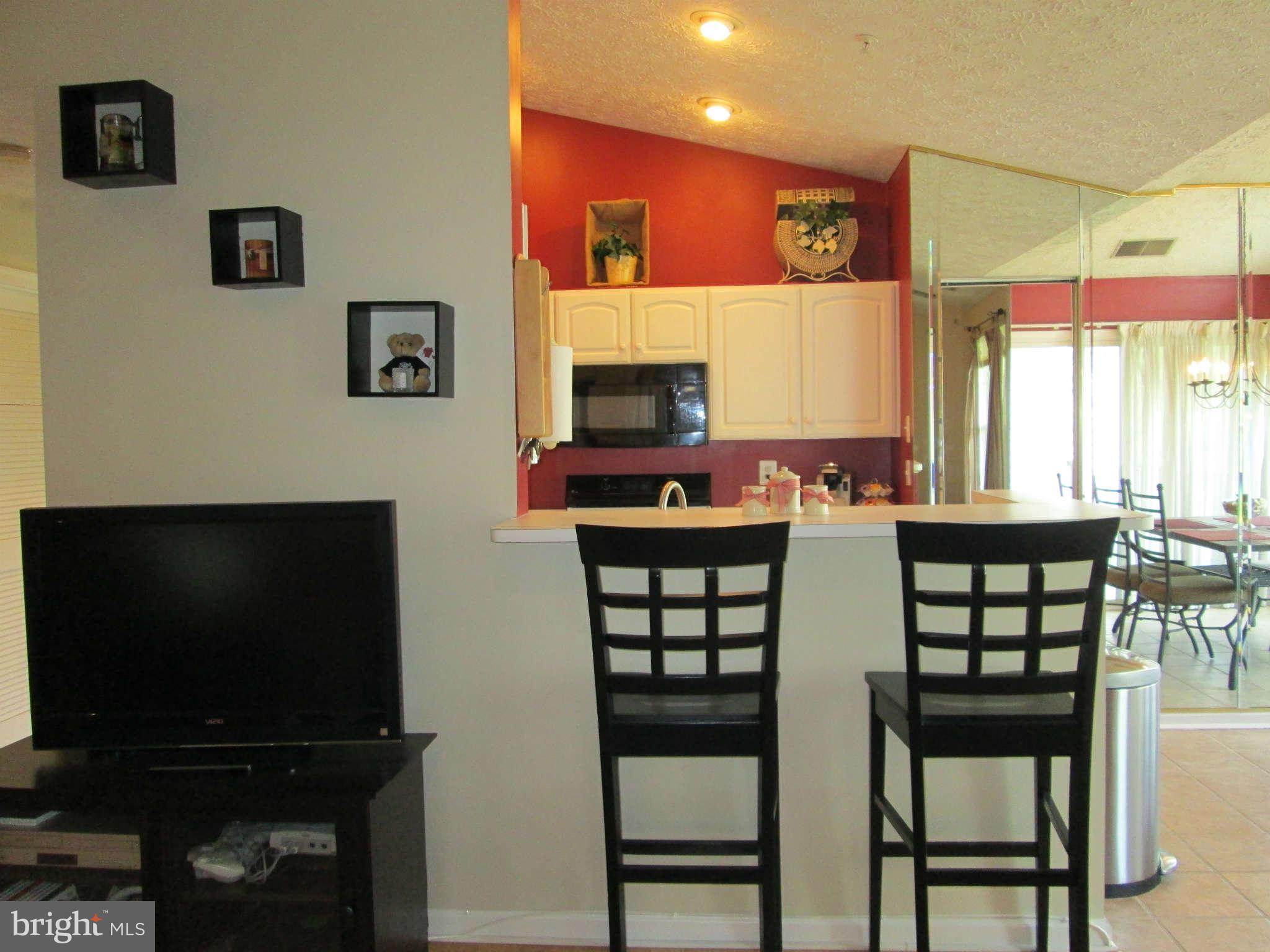 8263 Poplar Mill Road, Unit 8263 Baltimore, MD 21236 - Photo 6 of 20 Breakfast bar
