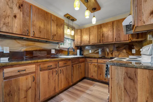 $274,900 | 2376 Lakeview Point Road, Quincy, FL 32351