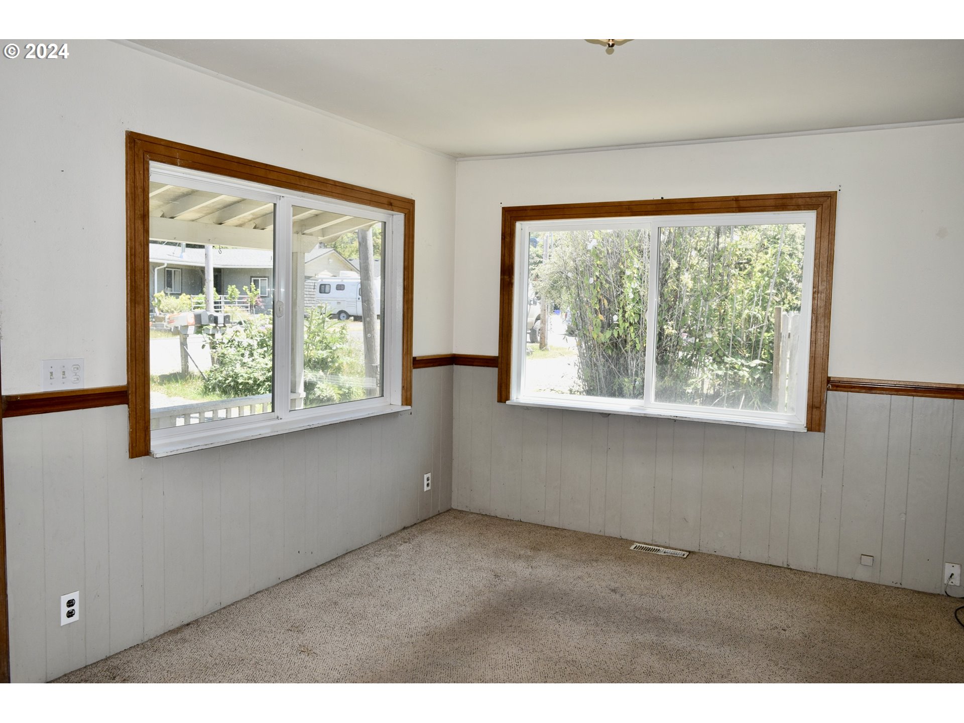 94260 Leith Road Gold Beach, OR 97444 - Photo 3 of 12 Gallery Image 3