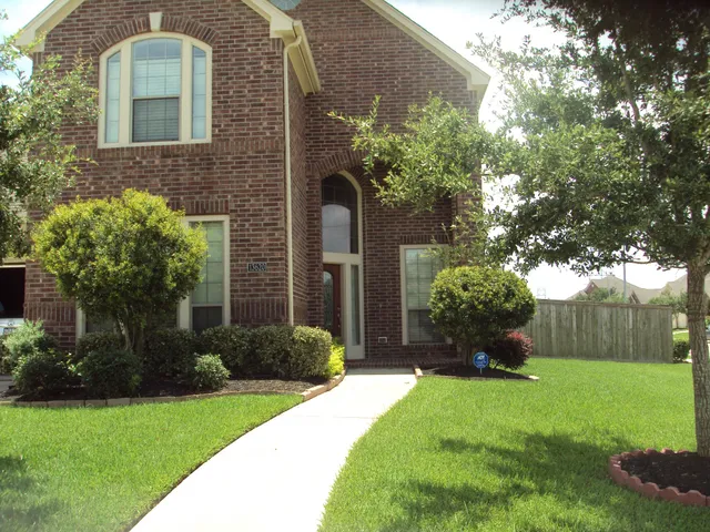 $3,000 | 13620 Evening Wind Drive, Pearland, TX 77584