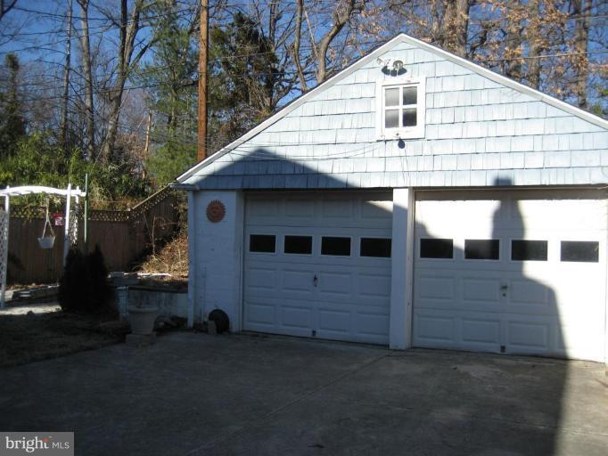 503 Westgate Road Baltimore, MD 21229 - Photo 22 of 24 a view of house with backyard
