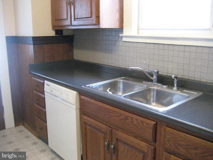 503 Westgate Road Baltimore, MD 21229 - Photo 9 of 24