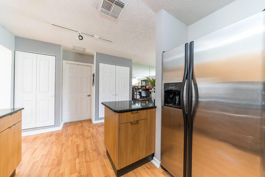 129 Banyan Circle Jupiter, FL 33458 - Photo 6 of 31 006-129BanyanCircle-Jupiter-FL-small