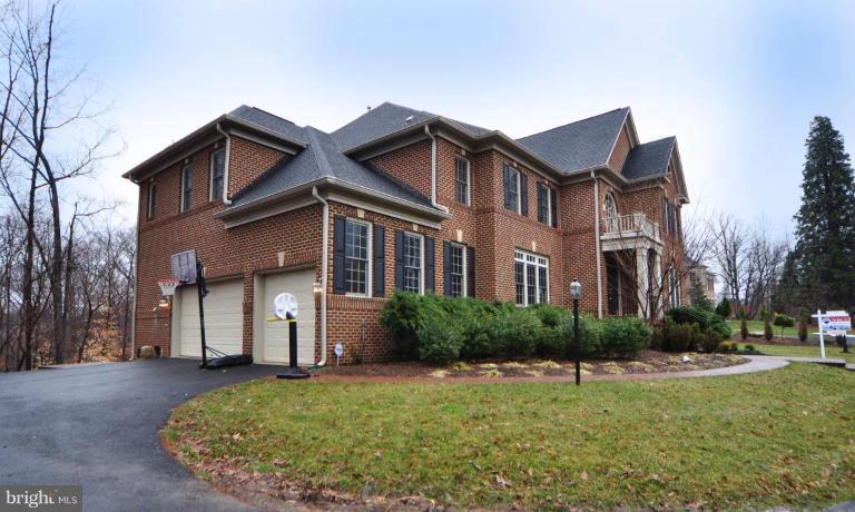 11272 Waples Mill Road Oakton, VA 22124 - Photo 1 of 28 Exterior (Main)