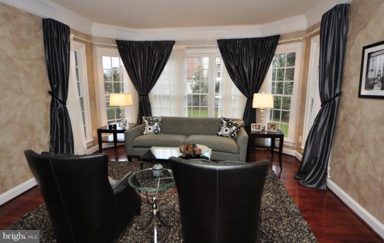 11272 Waples Mill Road Oakton, VA 22124 - Photo 20 of 28 Living Room
