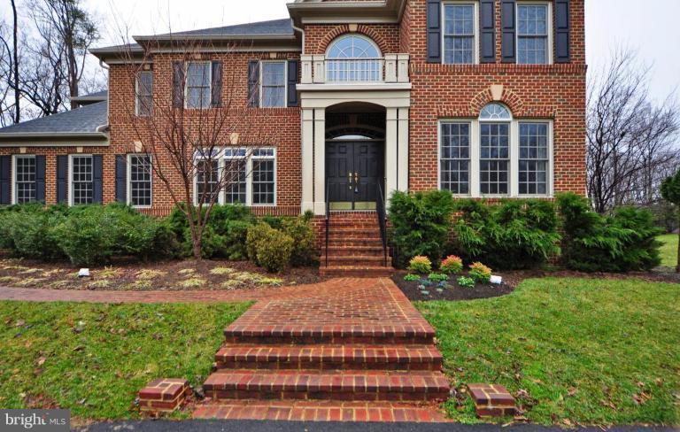 11272 Waples Mill Road Oakton, VA 22124 - Photo 3 of 28 Exterior #3