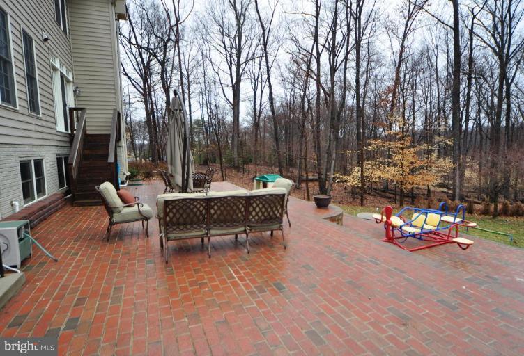 11272 Waples Mill Road Oakton, VA 22124 - Photo 4 of 28 Exterior #4