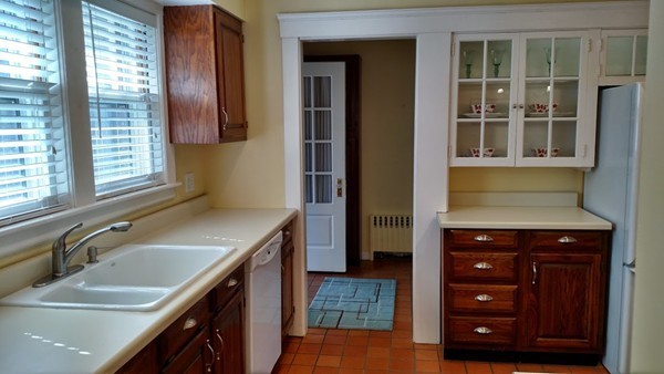 19 Barber Road Framingham, MA 01702 - Photo 4 of 28 Gallery Image 4