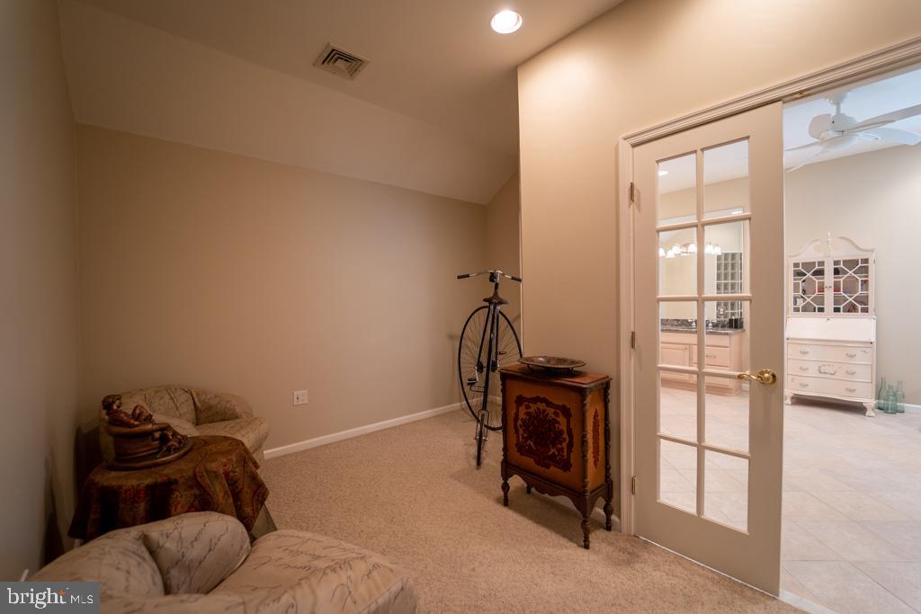 1409 Hampton Road Rydal, PA 19046 - Photo 22 of 50 a livingroom with workspace