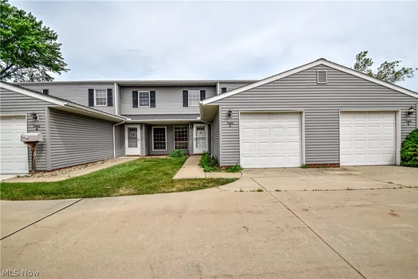 $143,500 | 7982 Colonial Drive, Unit C, Mentor, OH 44060