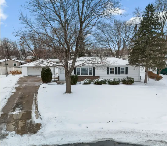 $394,000 | 3330 68th Court East, Inver Grove Heights, MN 55076