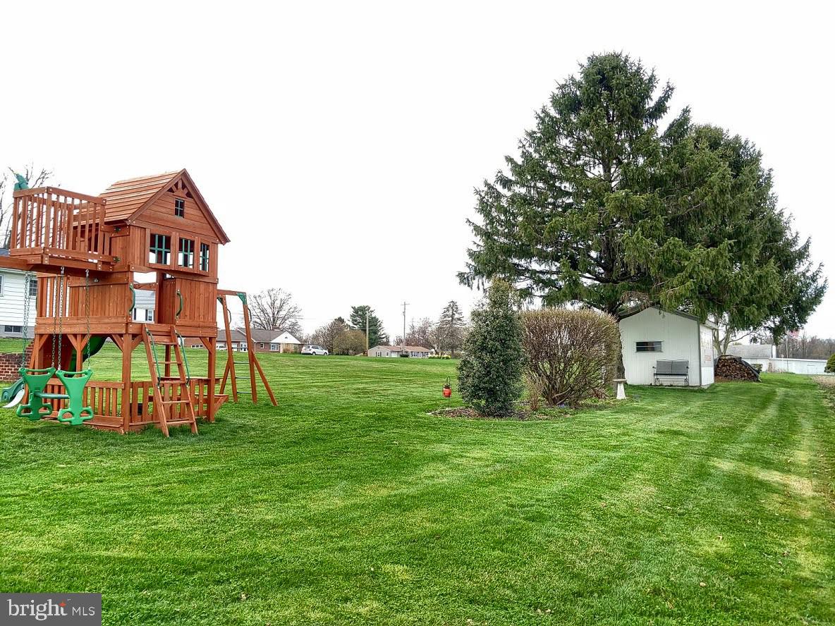 1571 Baltimore Road Dillsburg, PA 17019 - Photo 21 of 27 Gallery Image 21