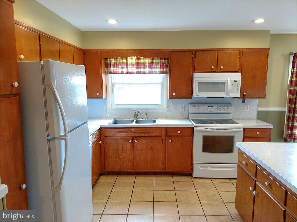 1571 Baltimore Road Dillsburg, PA 17019 - Photo 5 of 27 Gallery Image 5