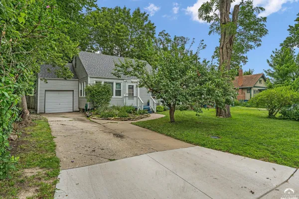 $299,000 | 1820 Vermont Street, Lawrence, KS 66044