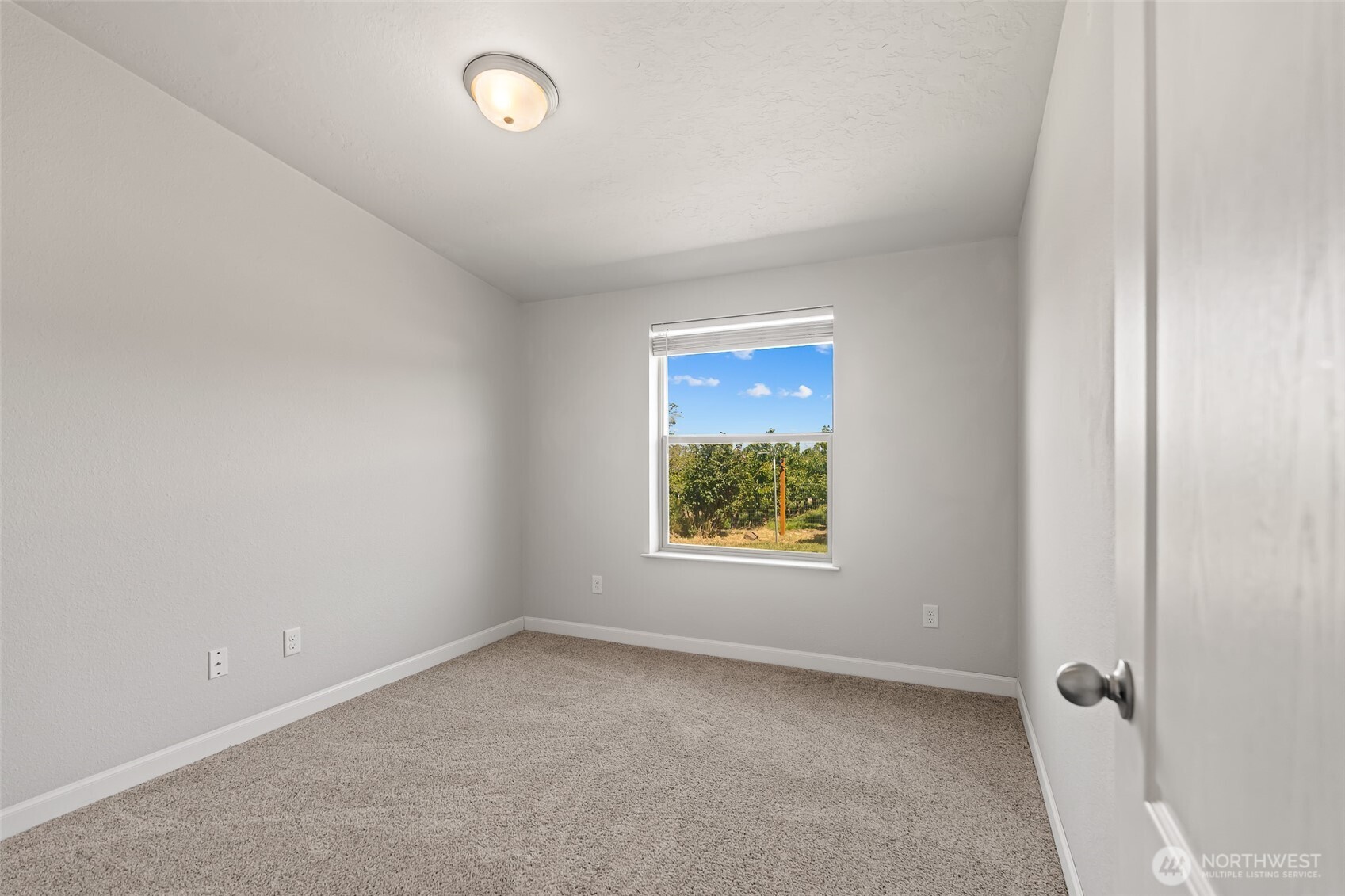 1351 Nass Road Granger, WA 98932 - Photo 25 of 35