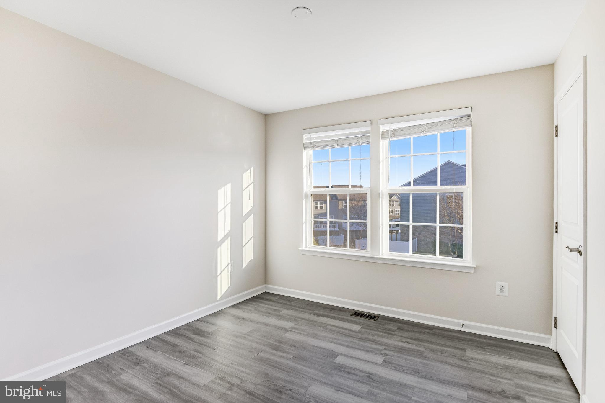 8393 Scotland Loop Manassas, VA 20109 - Photo 16 of 37