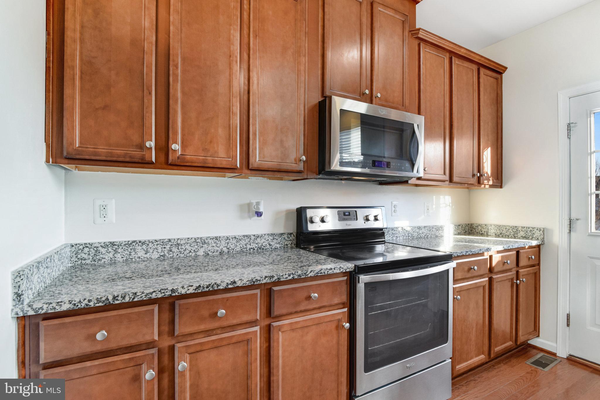 8393 Scotland Loop Manassas, VA 20109 - Photo 20 of 37